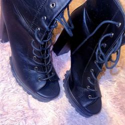 Women Clothing And Shoes. Used Like Bran New Excellent Condition. 