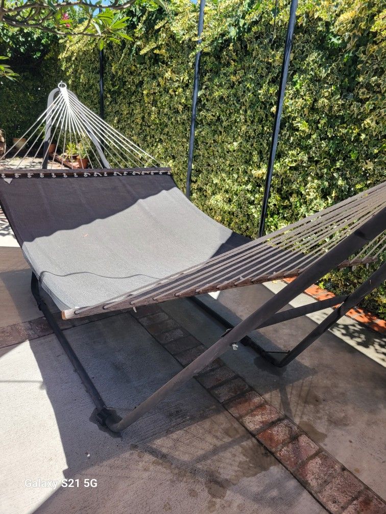 swing set black canvas