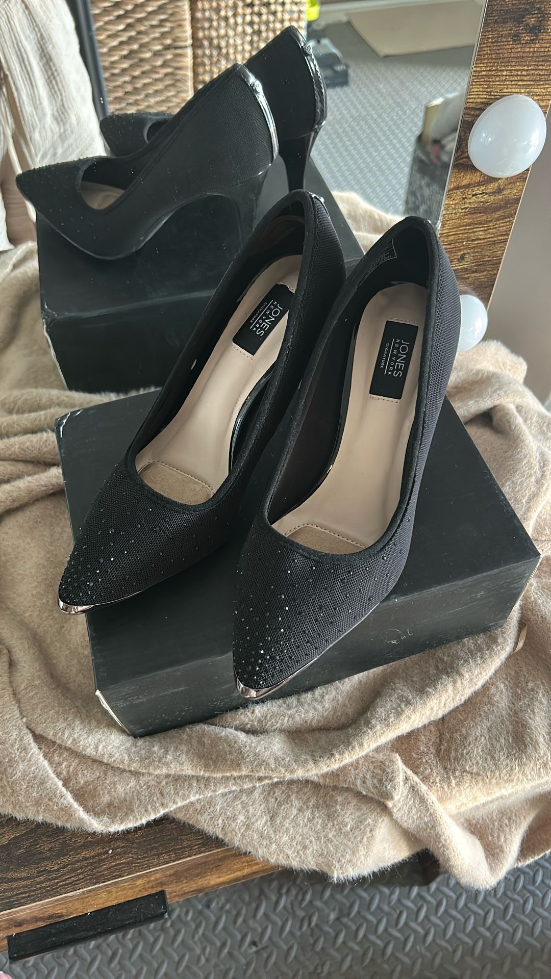 Black Pointed Close Toe Heel