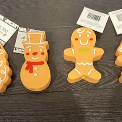 Gingerbread set of 4 Squeaky Dog Chew Toy Santa Boy Girl snowman New