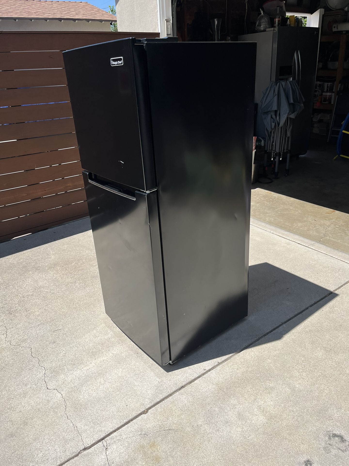 Refrigerator 10.1 cu.ft Magic Chef