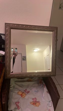 Square Beautiful 25x25 Inches Mirror