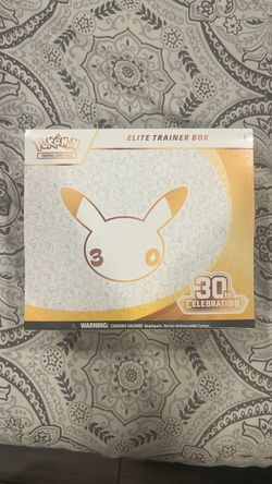 Pokemon 30th Celebration ETB