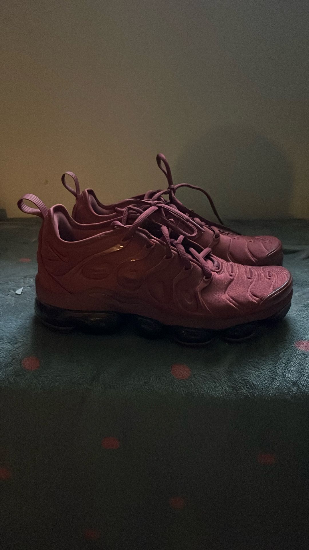 Nike Brand New  Size 8