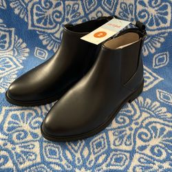NWT Cat & Jack Chelsea Black Ankle Boots Sz 2
