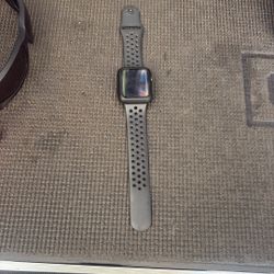 Apple Watch Series 3 (42MM)