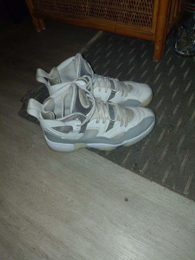 Jordan Jumpman Trey Grey And White