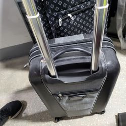 Set Of 4 Prodigy Bags Like New And Samsonite Carry On
