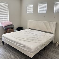 Bed frame (king)
