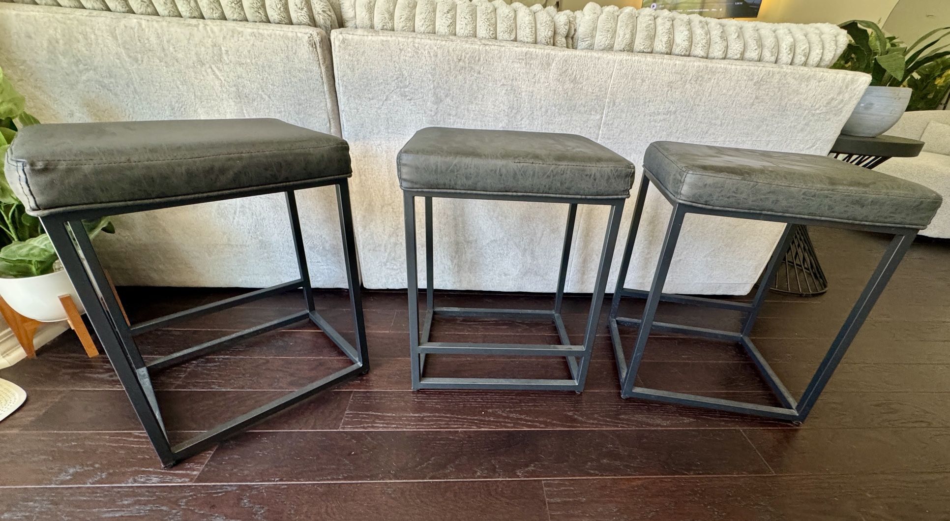 Used Black/Grey Bar Stools