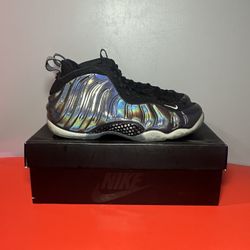 Size 9 - Nike Air Foamposite One Hologram