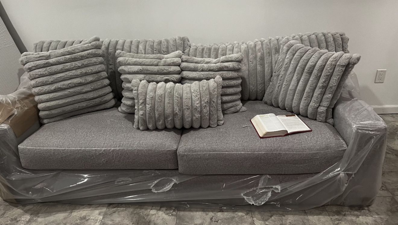 Sofia Couch 93”