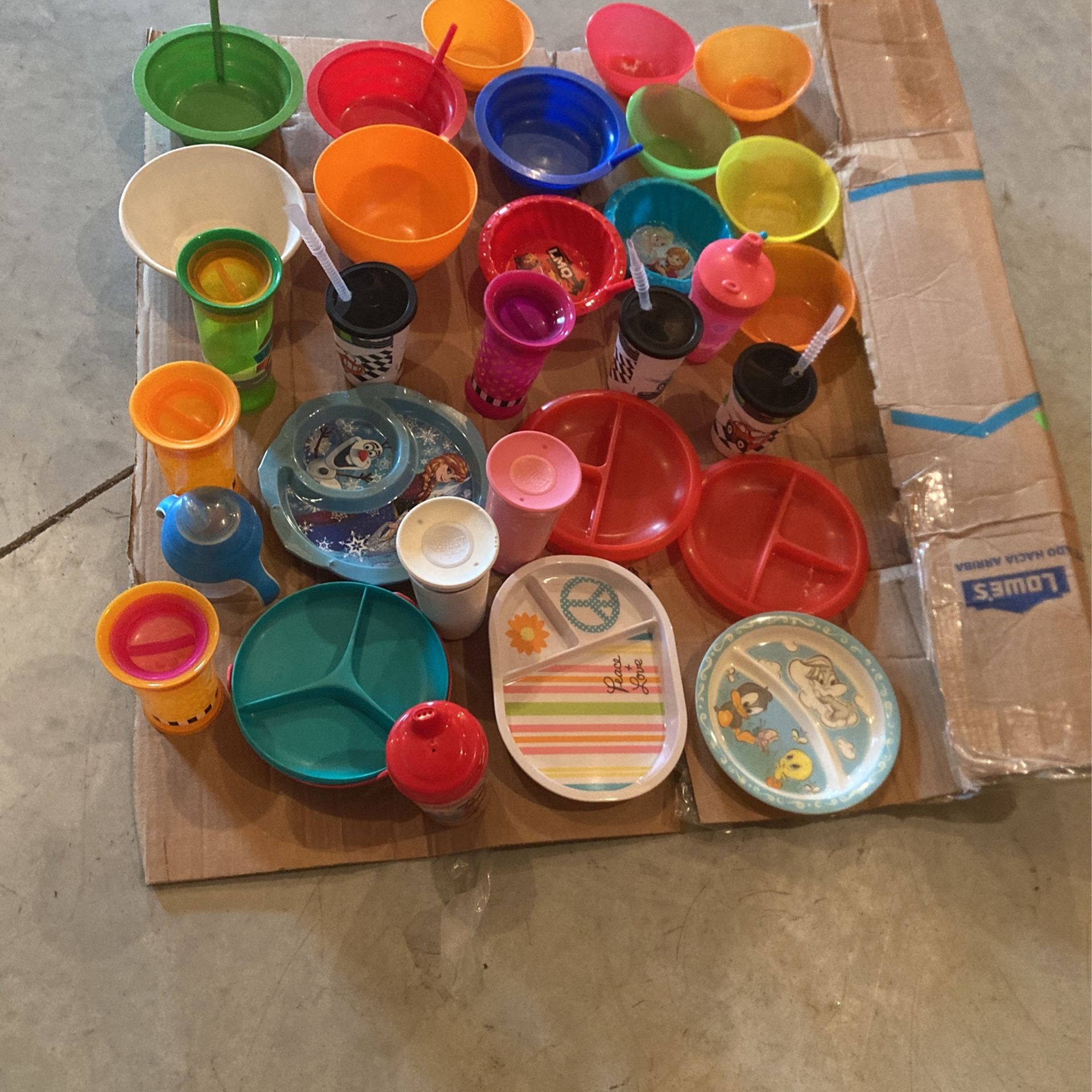 Children Plastic Cups, Plates And Bowls