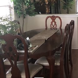 Dinner Table Plus 6 Chairs 