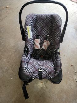 Free rear facing car seat