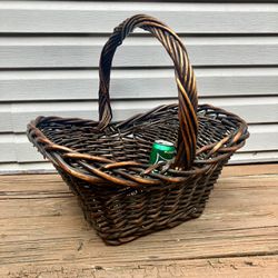 Large Dark Brown Wicker Basket With Handle - 20” x 16” x 18”
