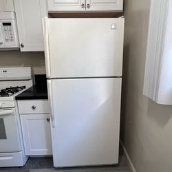 Whirlpool Refrigerator/Freezer For Sale!