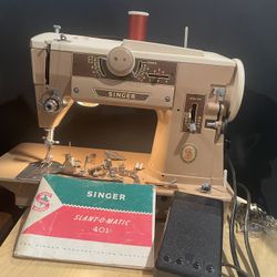 Famous Singer 401A Slant O Matic Sewing Machine