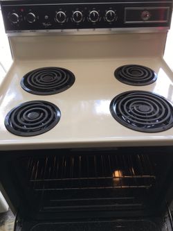 WHIRLPOOL COIL STOVE OVEN RANGE CREAM COLOR WORKS PERFECT! IMMACULATELY CLEAN
