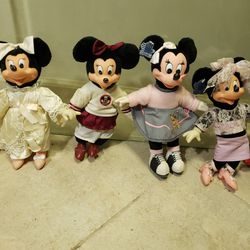 Lot Of MINNIE MOUSE DOLLS