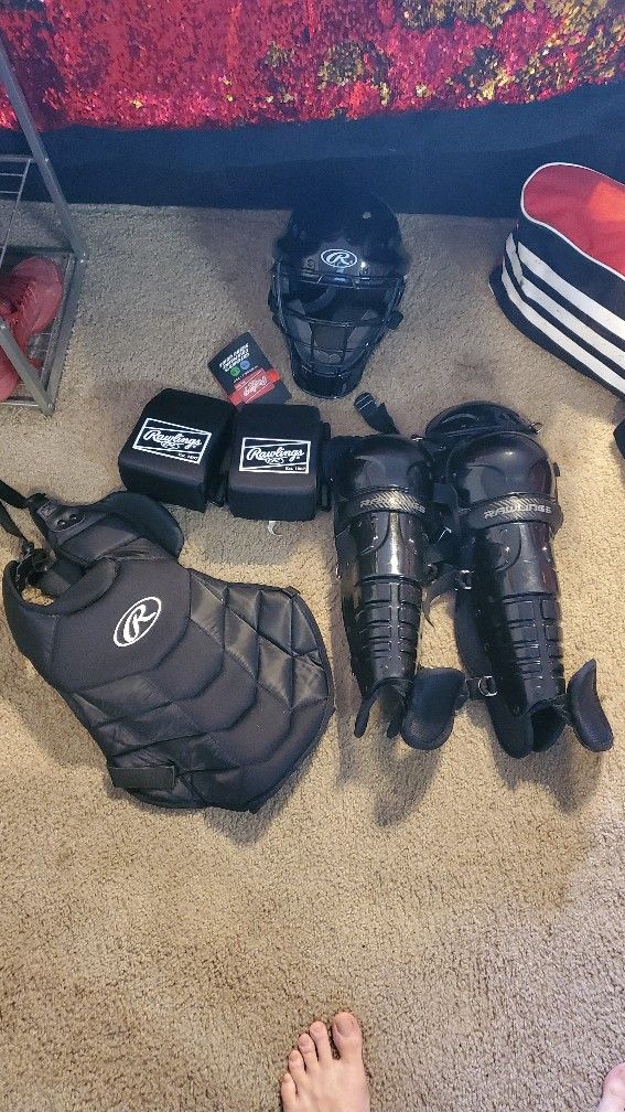 Baseball  Full Catcher's Gear + Baseball Bag 