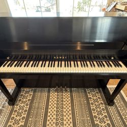 2013 Kawai 506 Studio Upright Piano – Excellent Condition