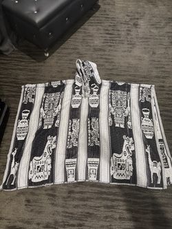 llama wool Poncho unisex Peruvian handwoven hooded poncho