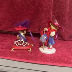 Figurines