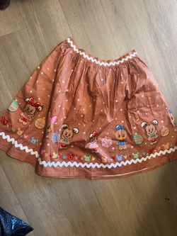 Disney Gingerbread Character Holiday Skirt size large / brand new