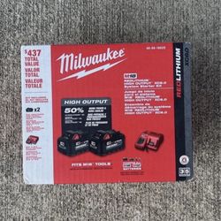 Milwaukee M18 18-Volt Lithium-Ion High Output Starter Kit with Two 6.0 Ah Battery and Charger
