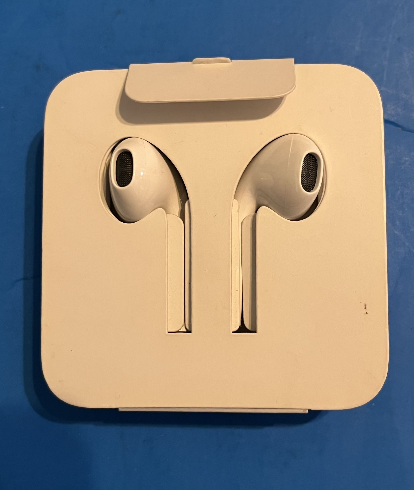 New Apple iPhone OEM Earbuds Headphones Set Wired Lightning w/ 3.5 Adapter