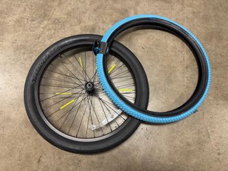 SE Bikes Big BMX 24" New Cub tire and Slick and GT wheel