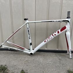 Giant Defy Medium 54cm Road Bike Frame (Bent)