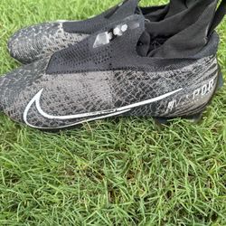 Nike Soccer Cleats – Size US 7 / EU 40 – $20