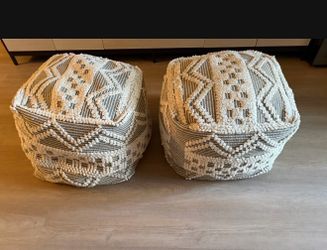 Poof ottoman