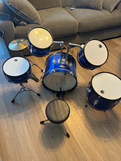 Kids drum set