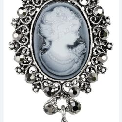 VINTAGE CAMEO BROOCH 