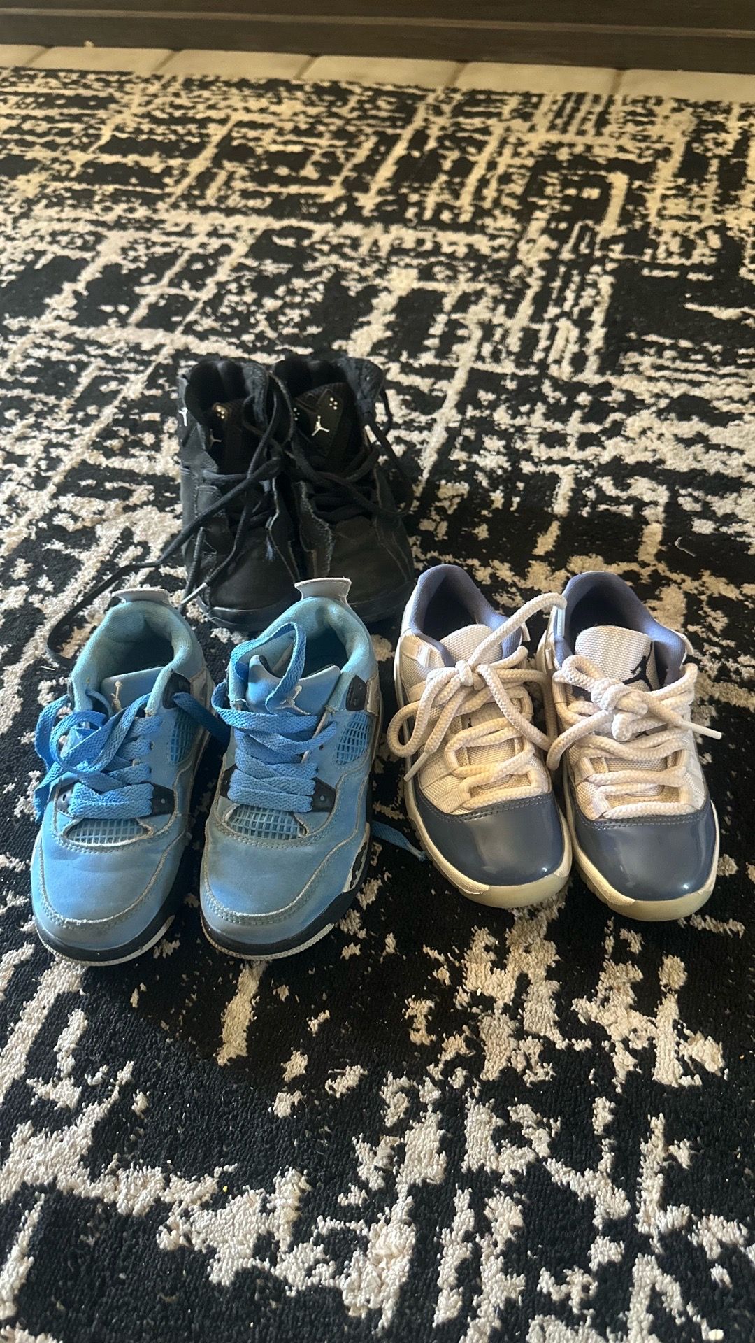 Boys shoes