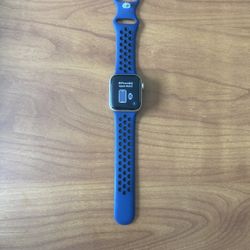 Apple SE watch