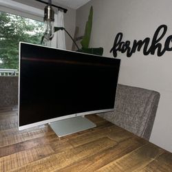 HP 27’ inch Curved Monitor