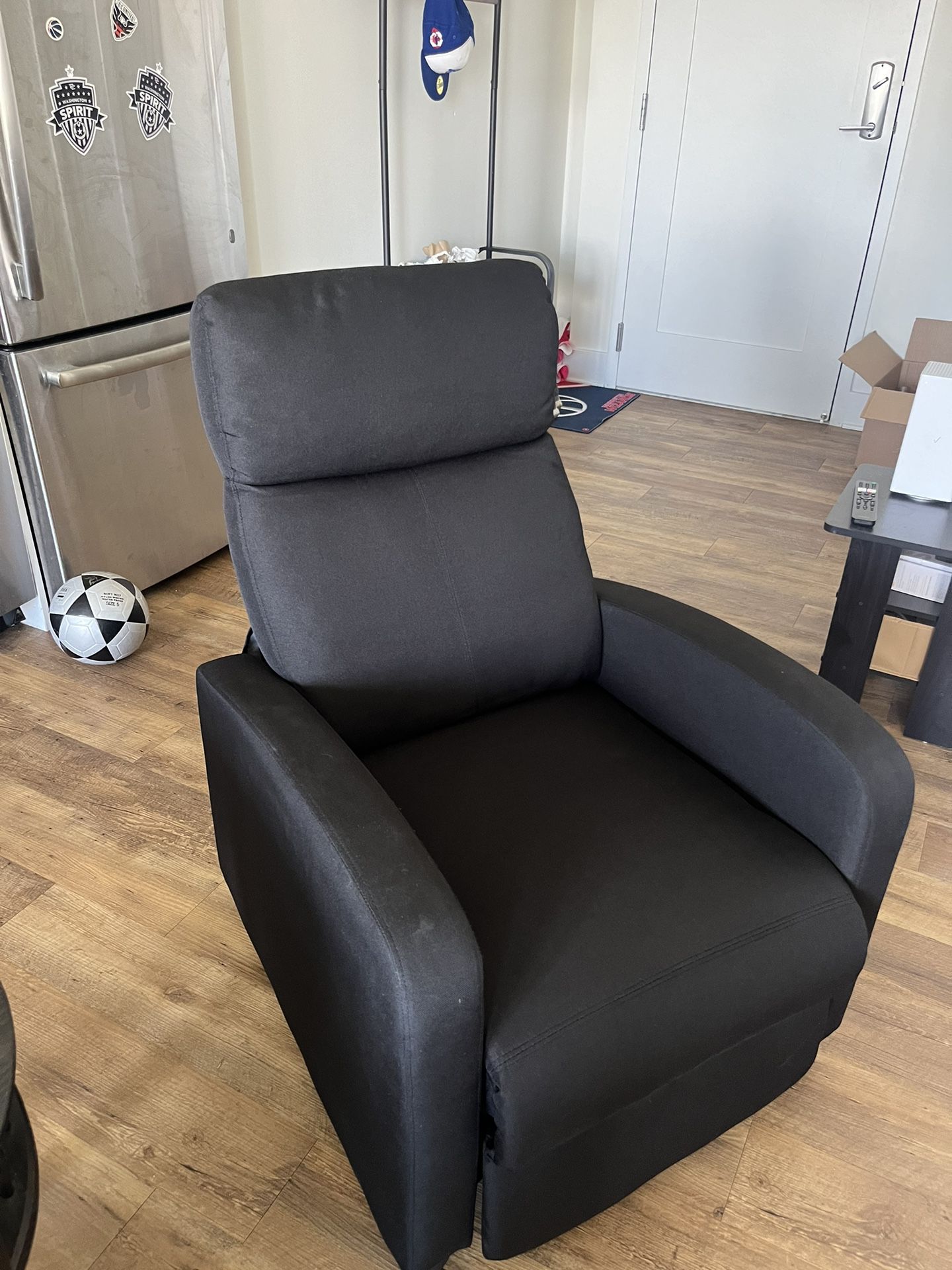 Black Manual Recliner Chair