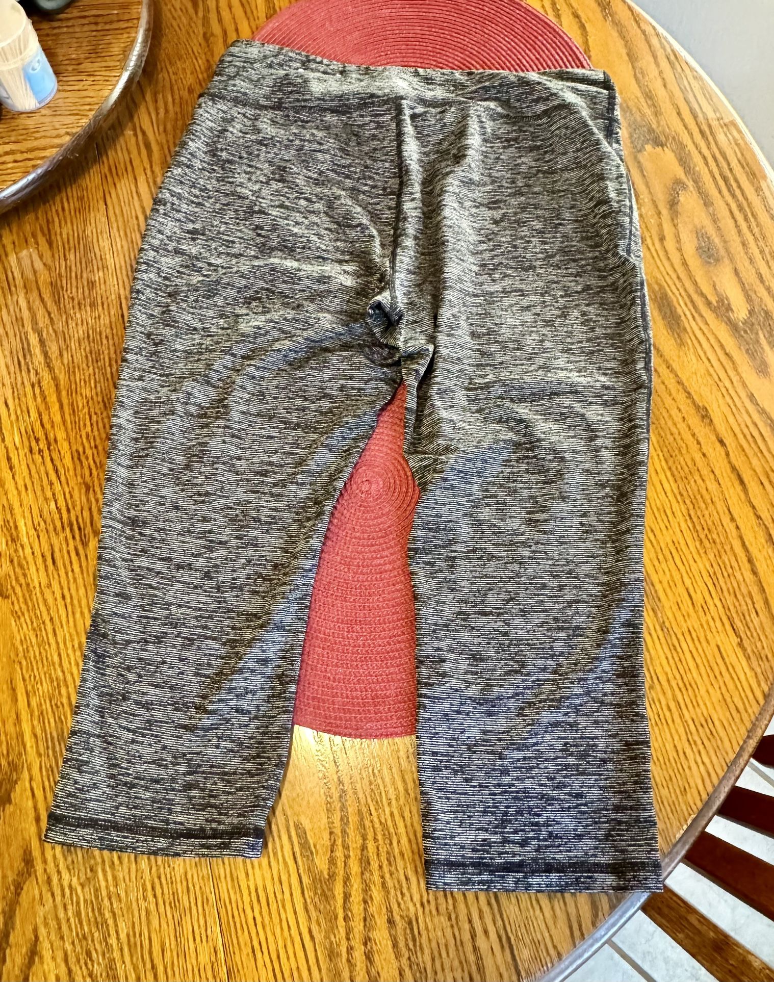 Near new! Women’s Tek Gear/Dry Tek workout pants size large