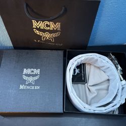 Men’s leather belt, gold buckle