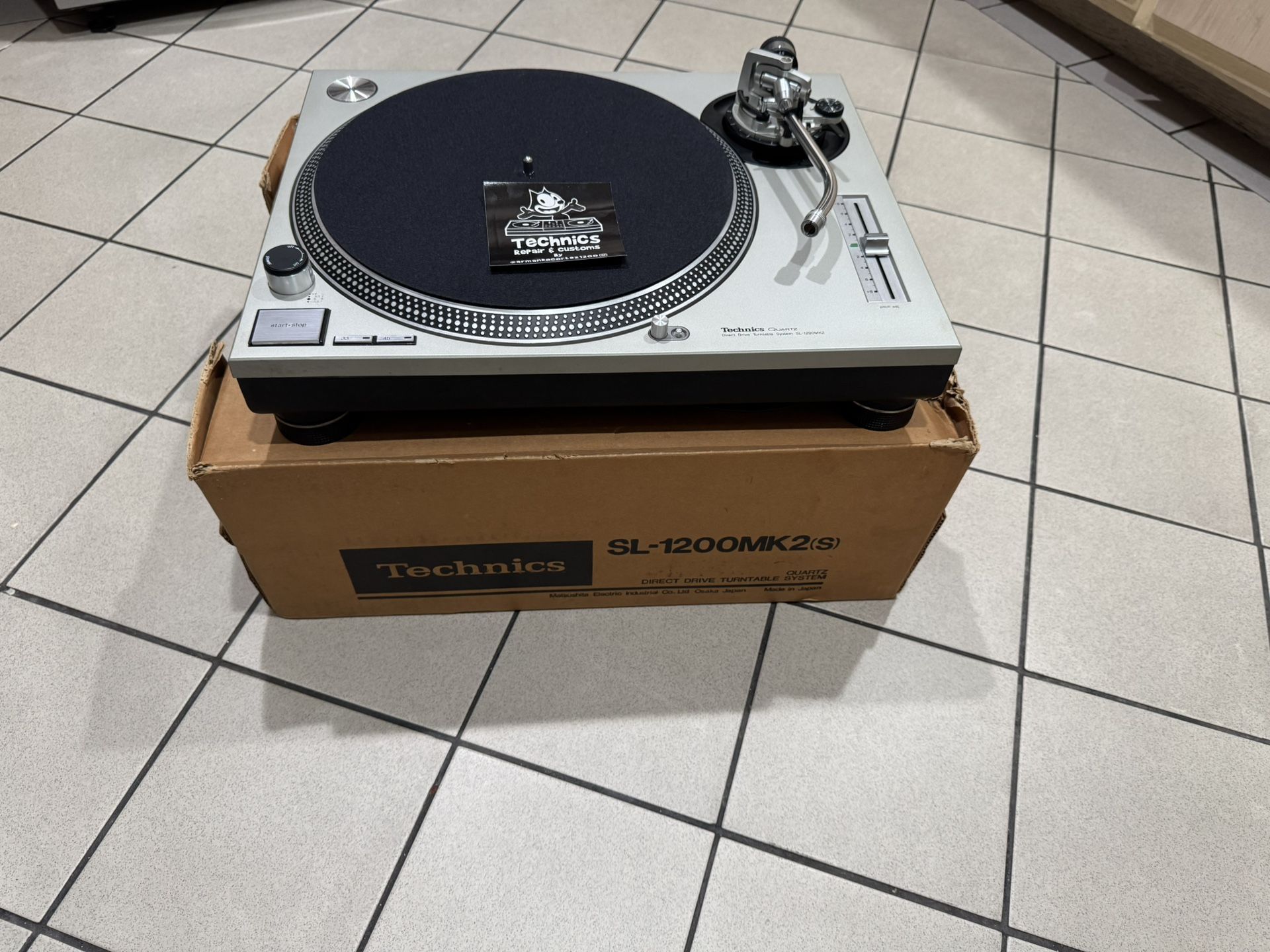 Technics sl-1200mk2 Beautiful Single Pro Dj Turntable with Original Box 