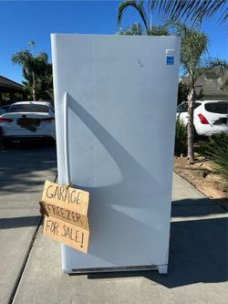 Garage Freezer Frigidaire 20 cu ft upright freezer white works great clean