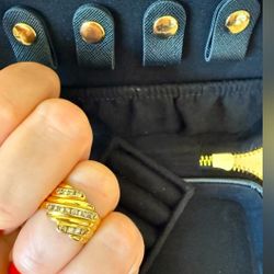 18K Solid Gold Genuine Diamonds Beautiful Ring 