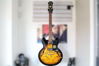 Epiphone Dot Deluxe VS Limited Edition Custom Shop Electric Guitar (Local Pick-Up Only)