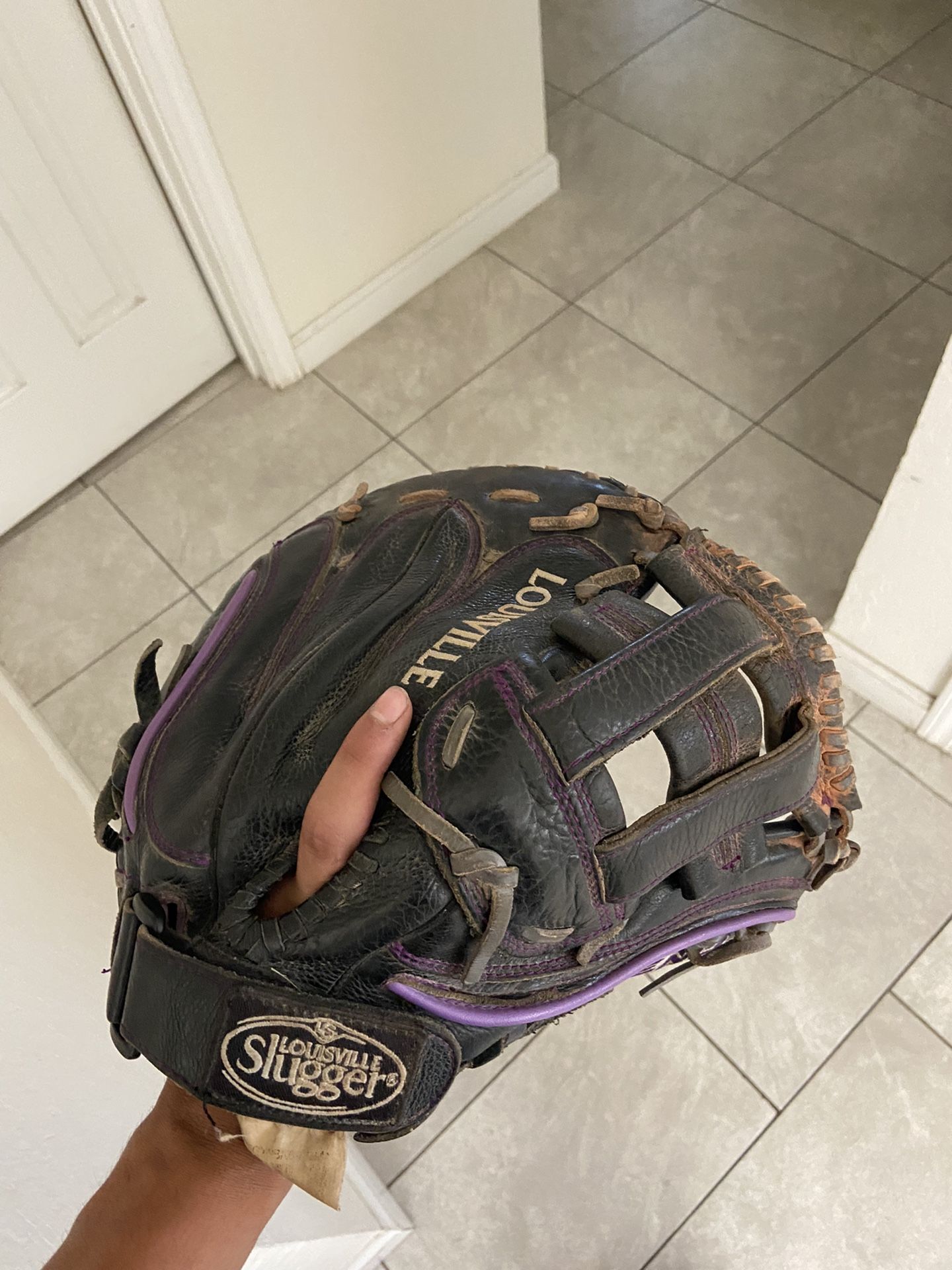 Louisville first base baseball glove