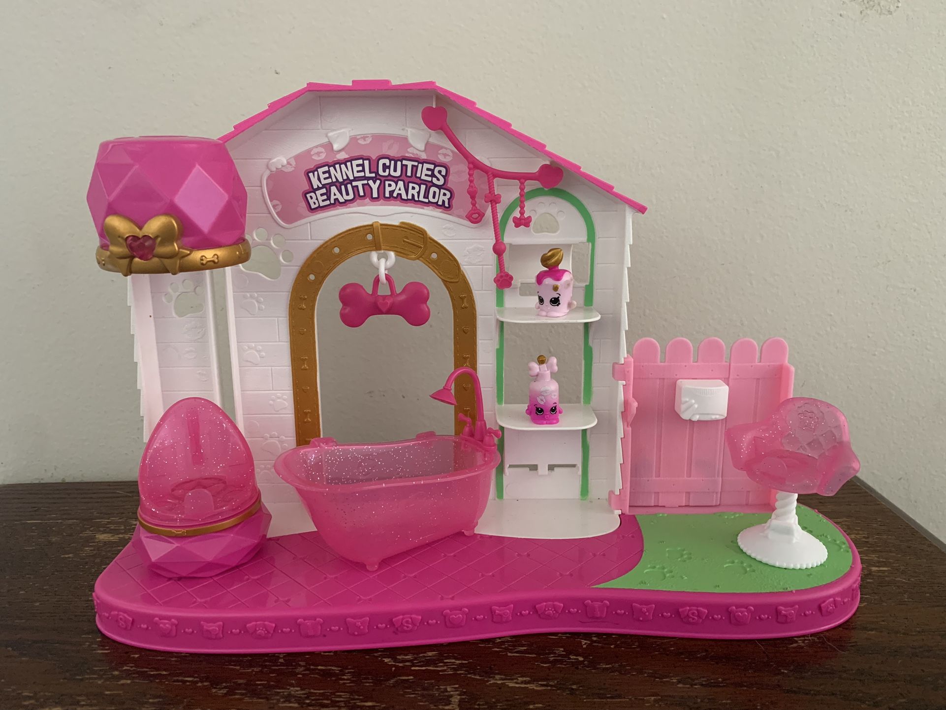 Shopkins Kennel Cutie Beauty Parlor Playset