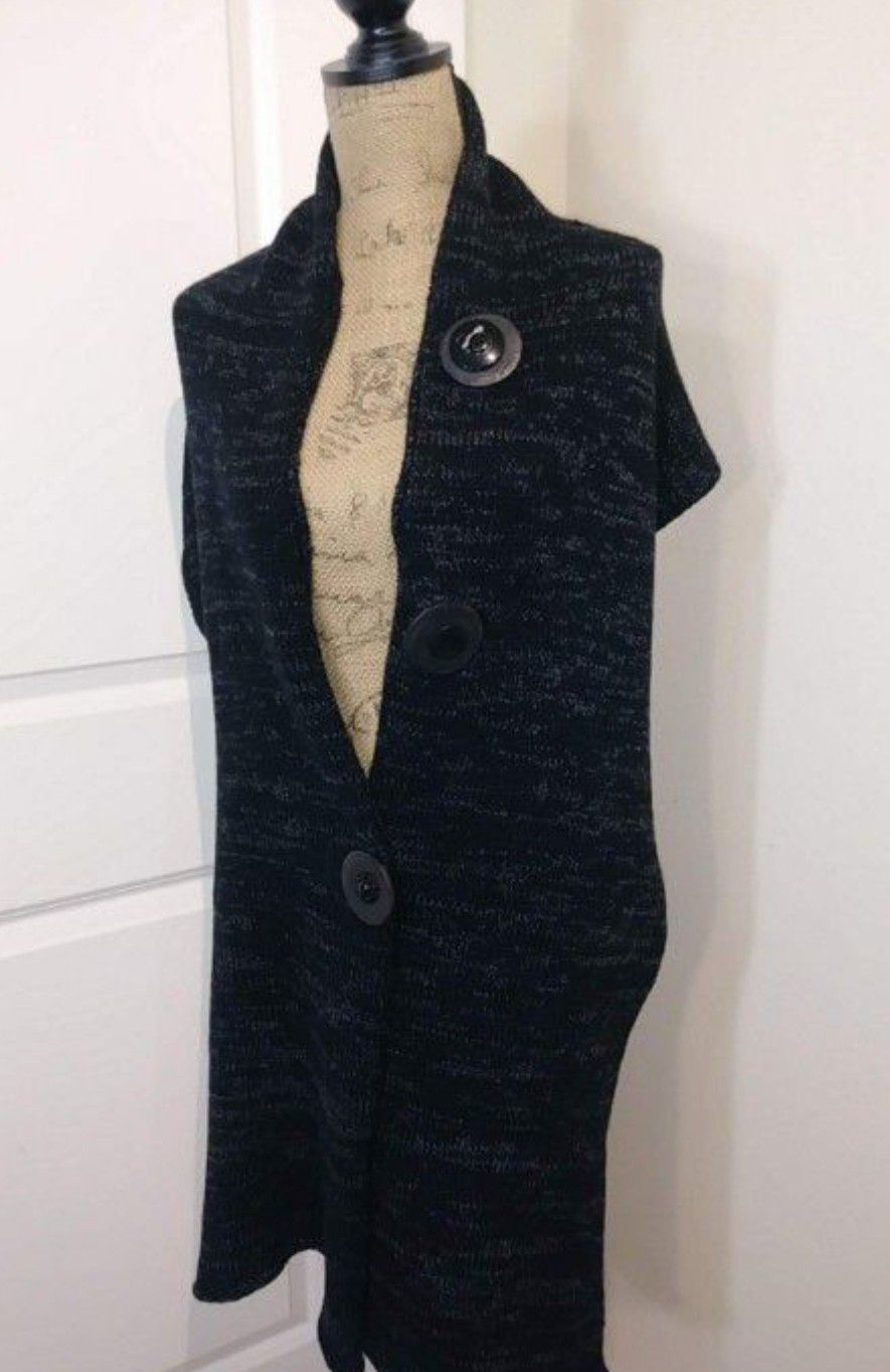 VINTAGE UNIQUE LARGE BOTTONS KNIT LONG SHAWLS / WRAPS
